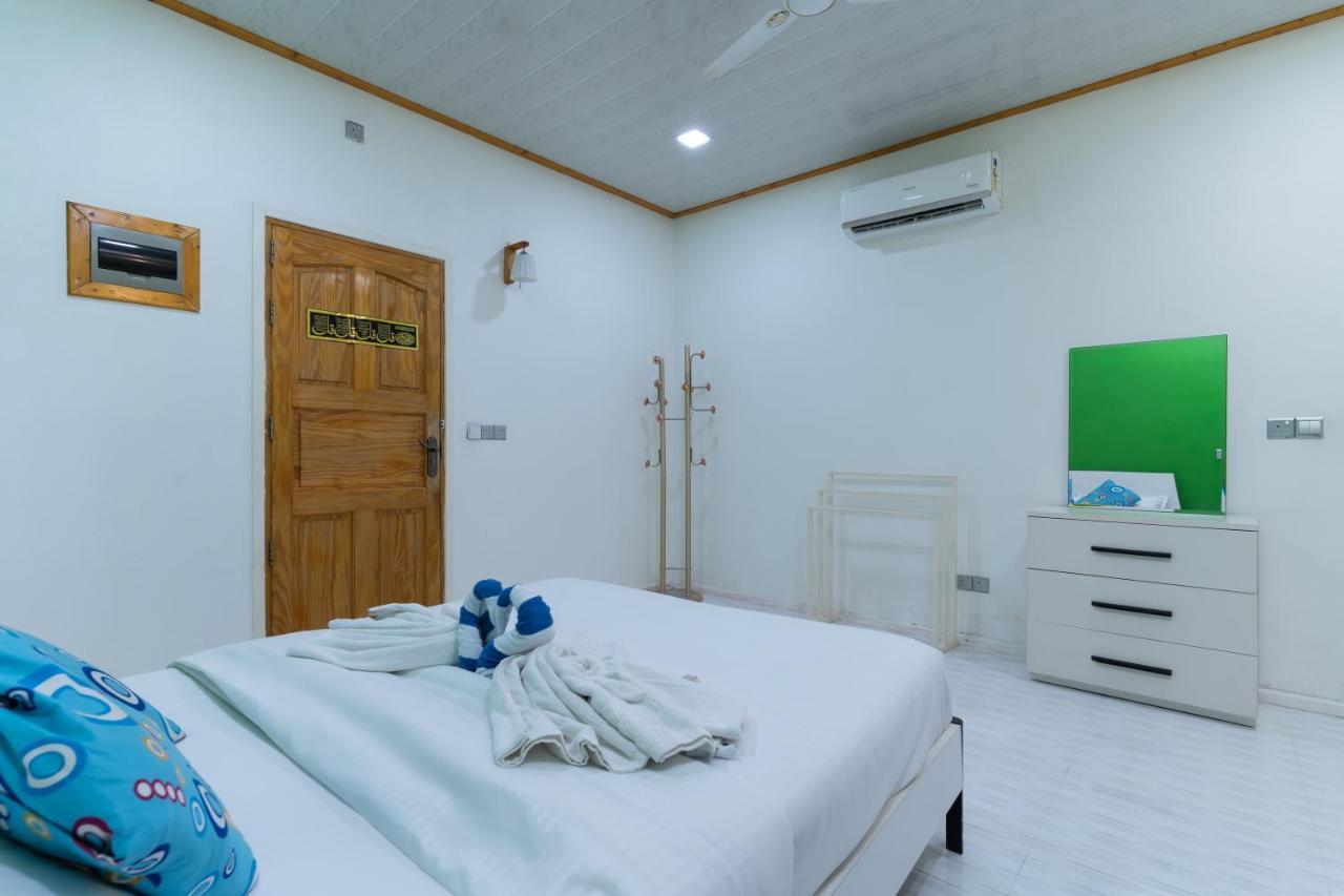 Maafolhey Han'dhaan - * Ukulhas Island